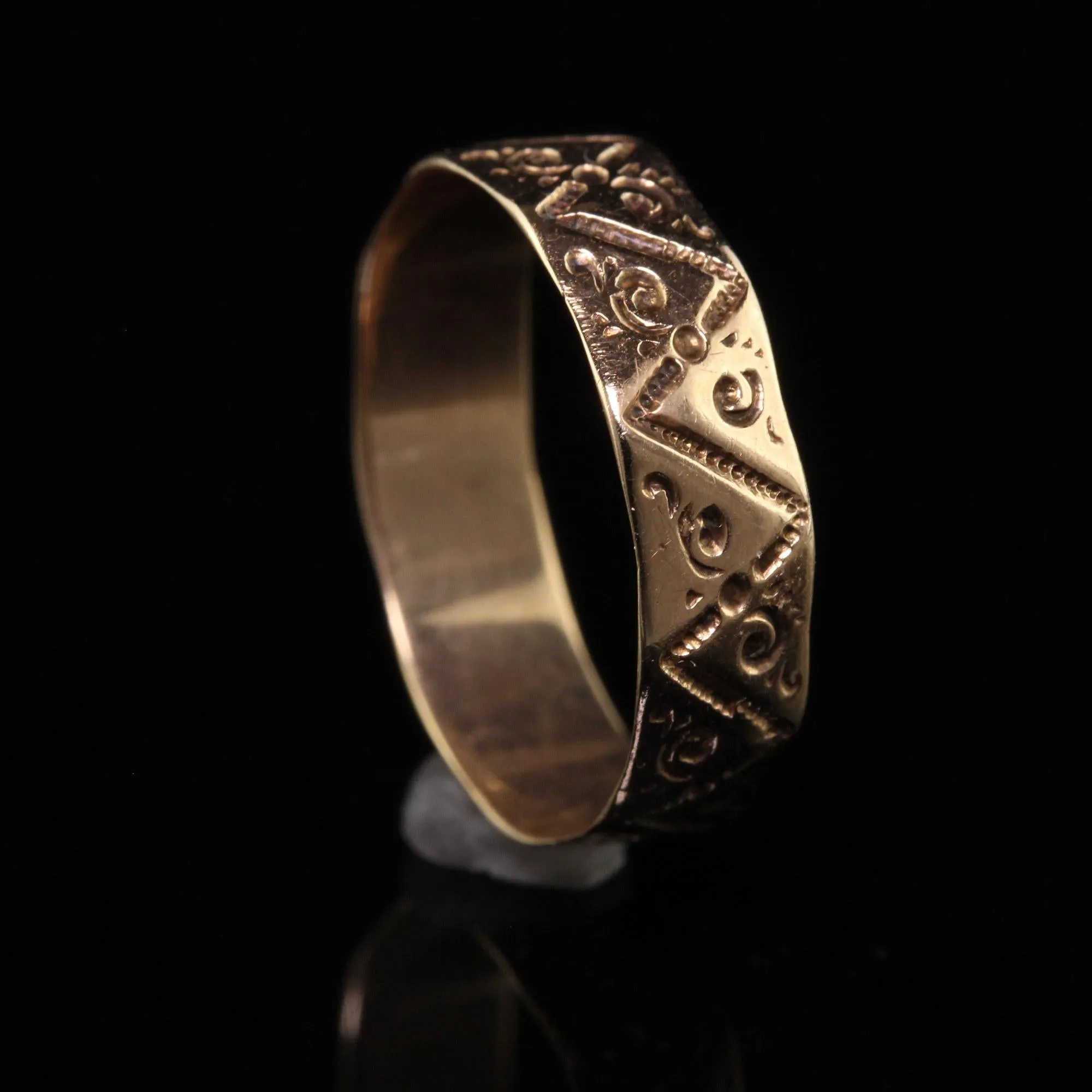 Antique Victorian 14K Yellow Gold Engraved Wedding Band - Size 5 1/2