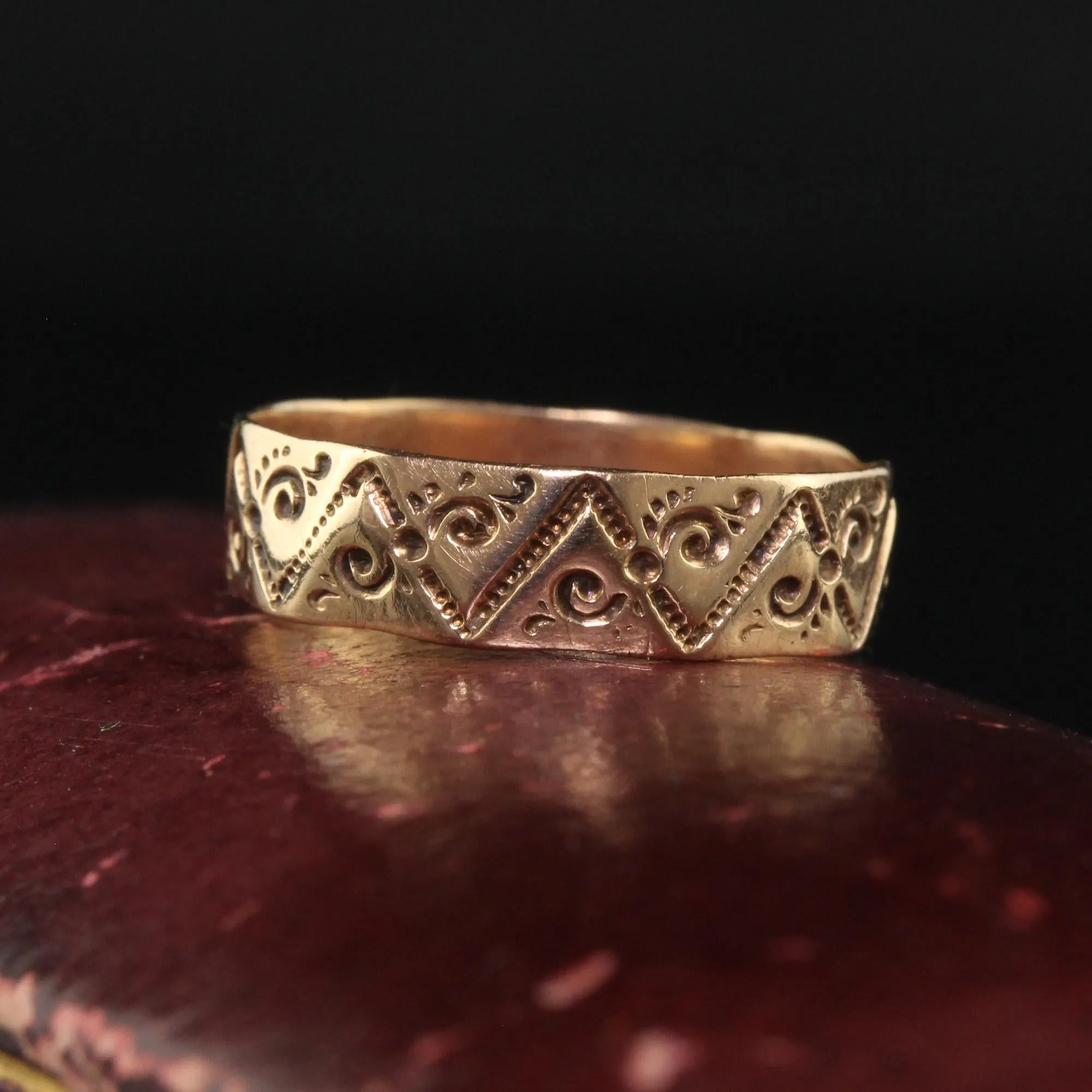 Antique Victorian 14K Yellow Gold Engraved Wedding Band - Size 5 1/2