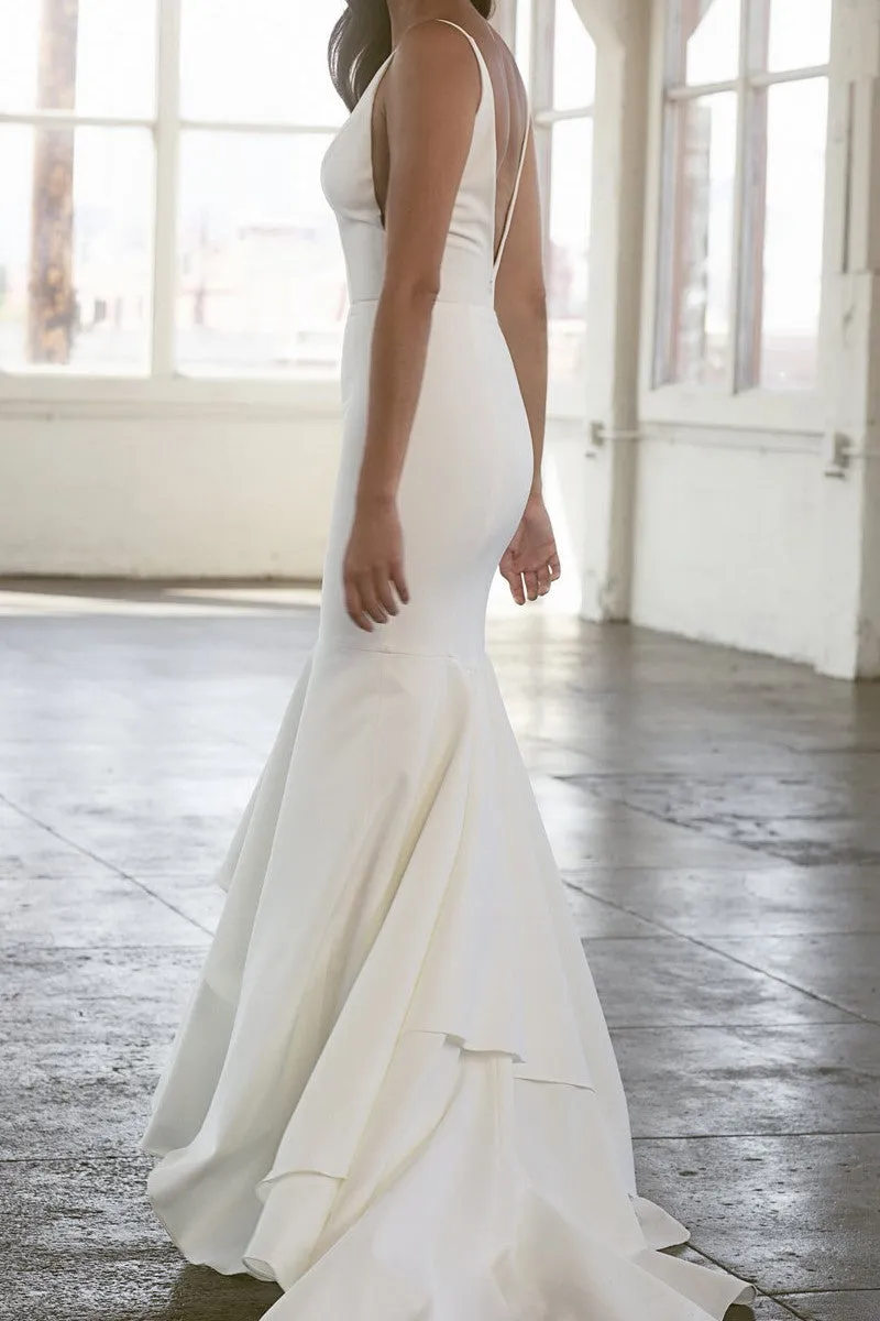 Backless Fit&Flare Bridal Dresses with V-neckline