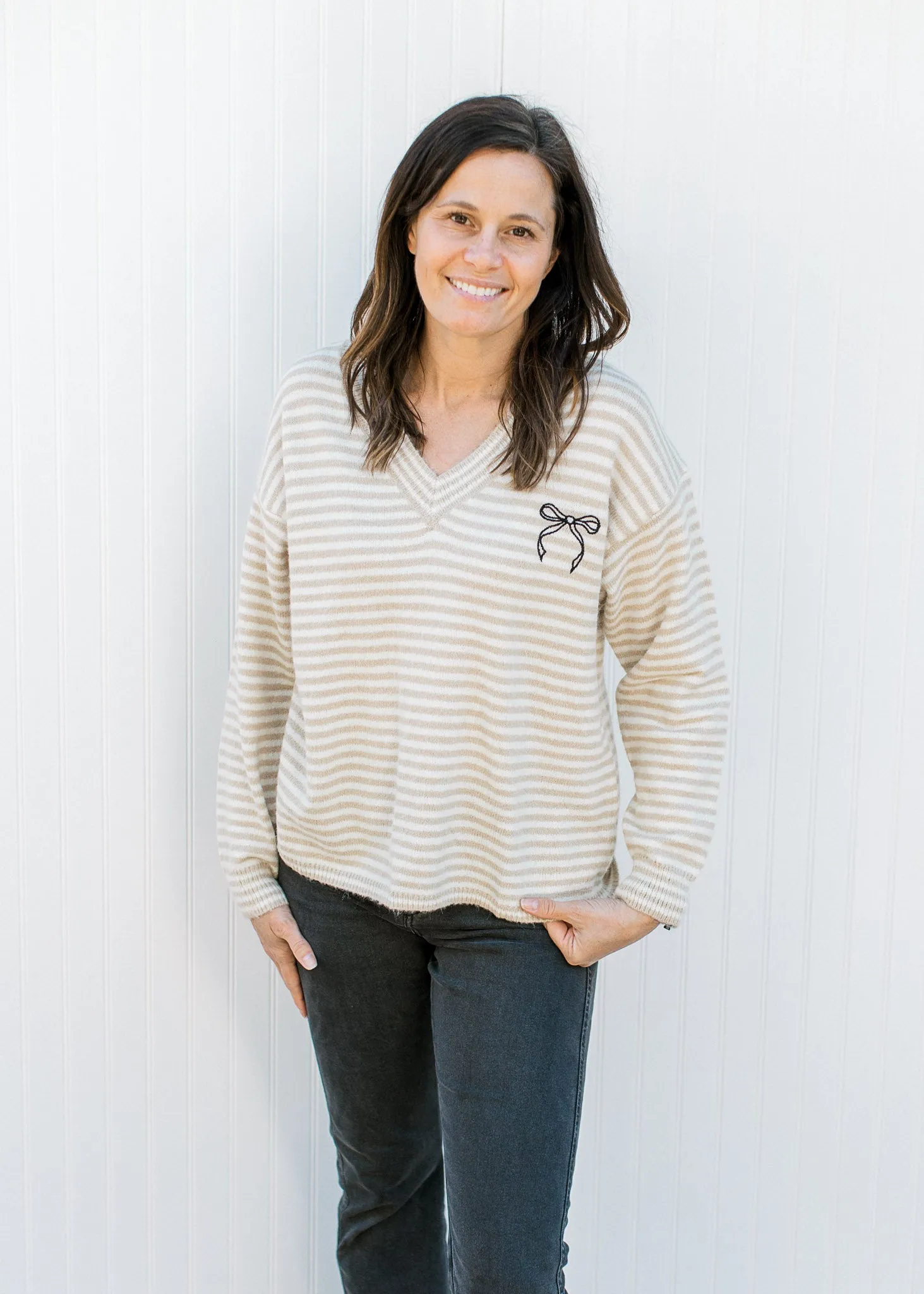Bow Graphic Striped Sweater B