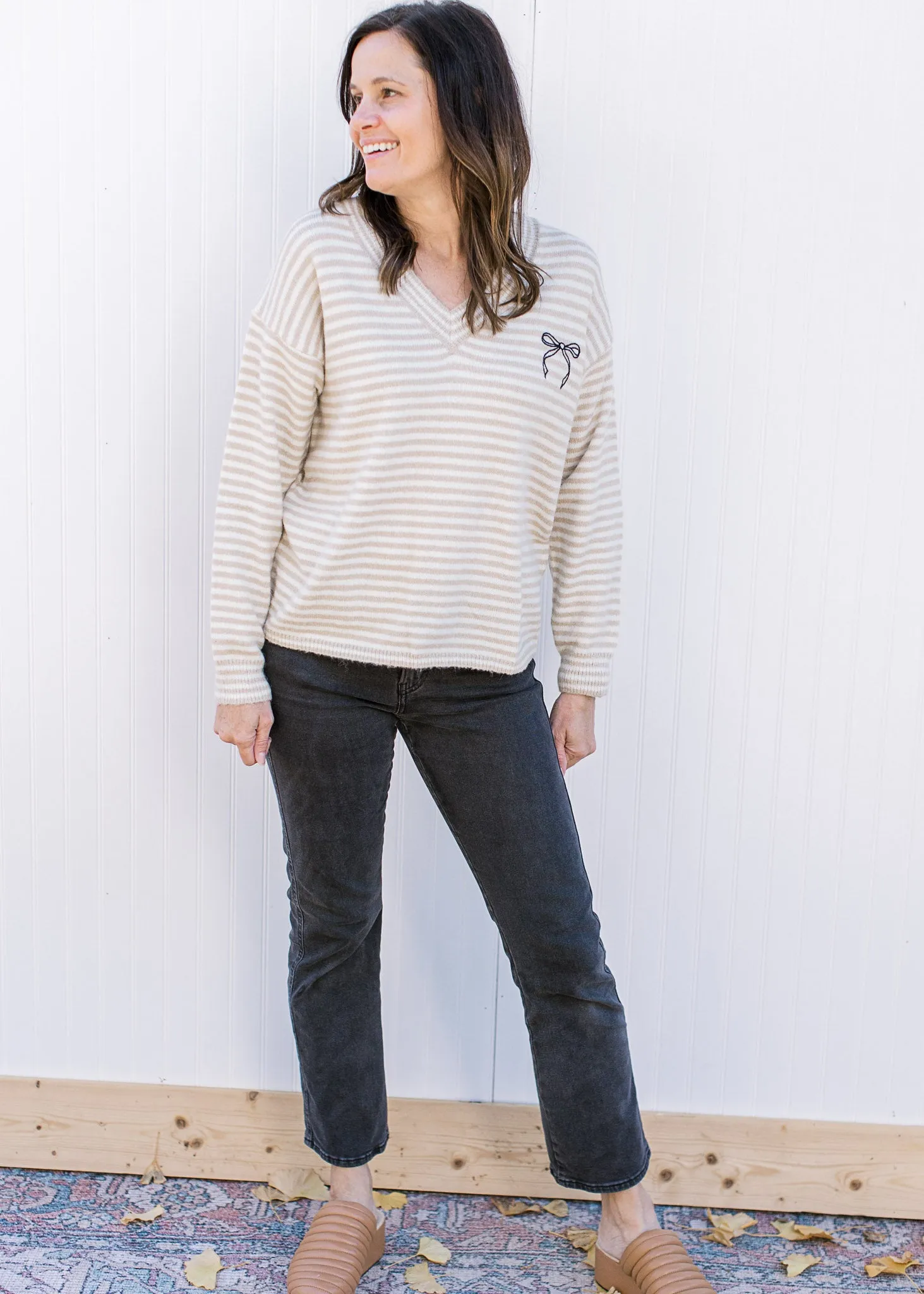Bow Graphic Striped Sweater B