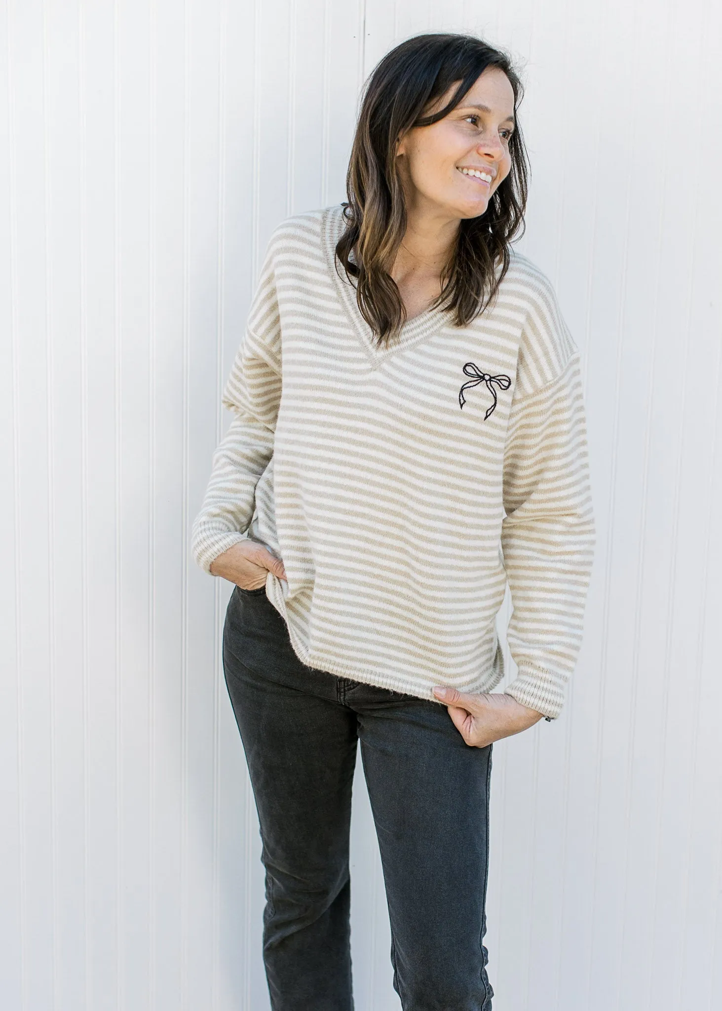 Bow Graphic Striped Sweater B