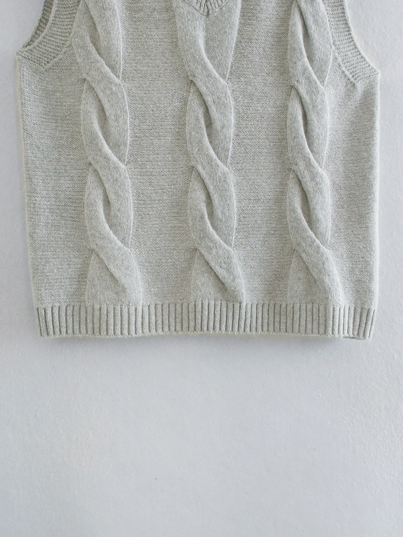 Eight-Strand Woven V-neck Geometry Vest Sweaters