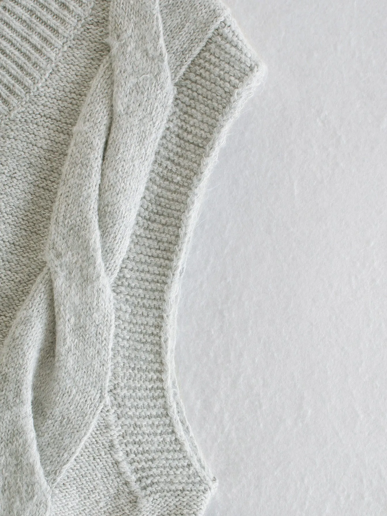 Eight-Strand Woven V-neck Geometry Vest Sweaters