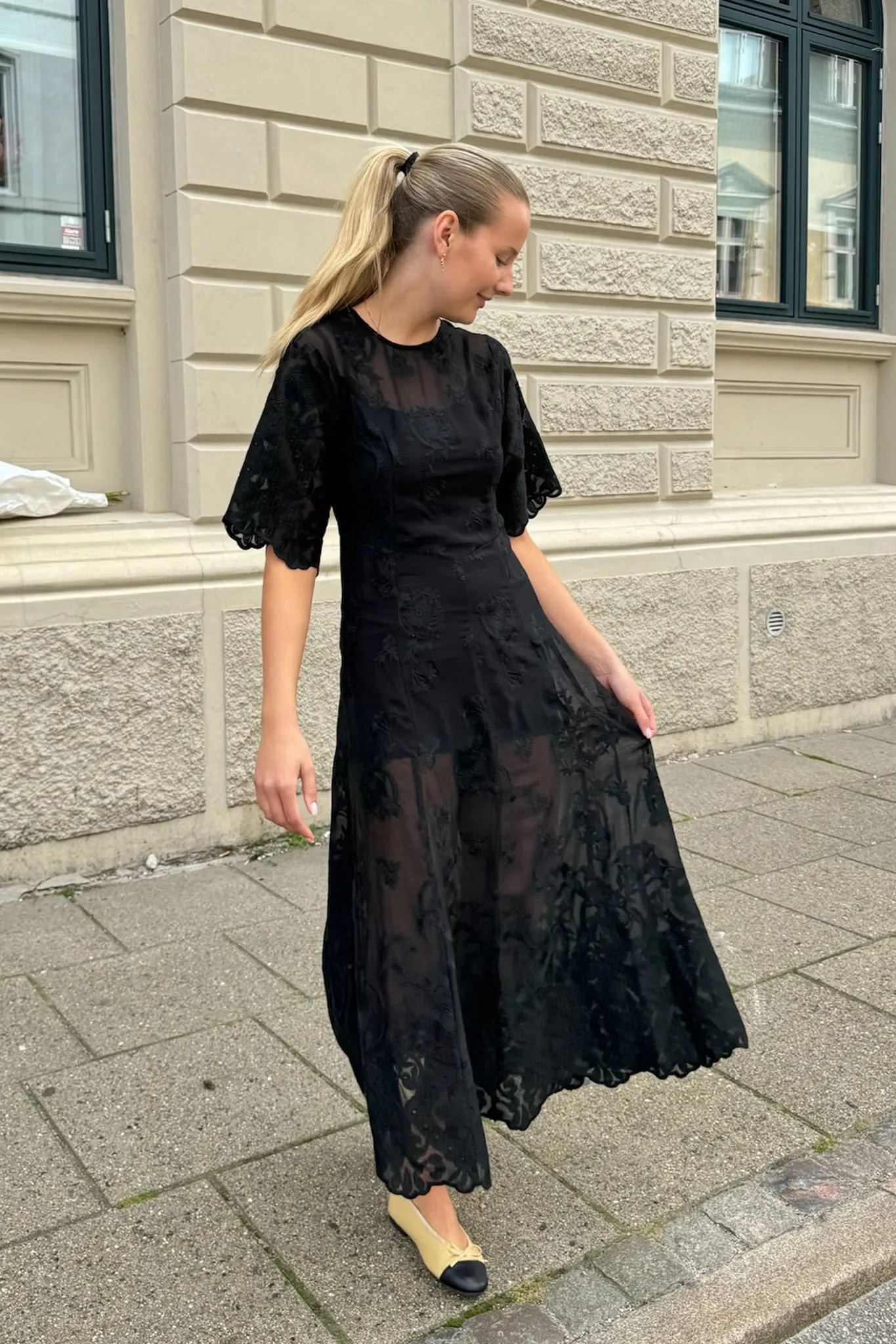 EllinorIC Lang Kjole - Sort