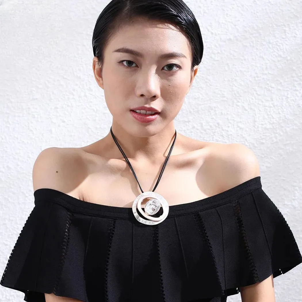 Fashion Round Neck Chokers for Women's Jewelry Geometric Leather Long Chains