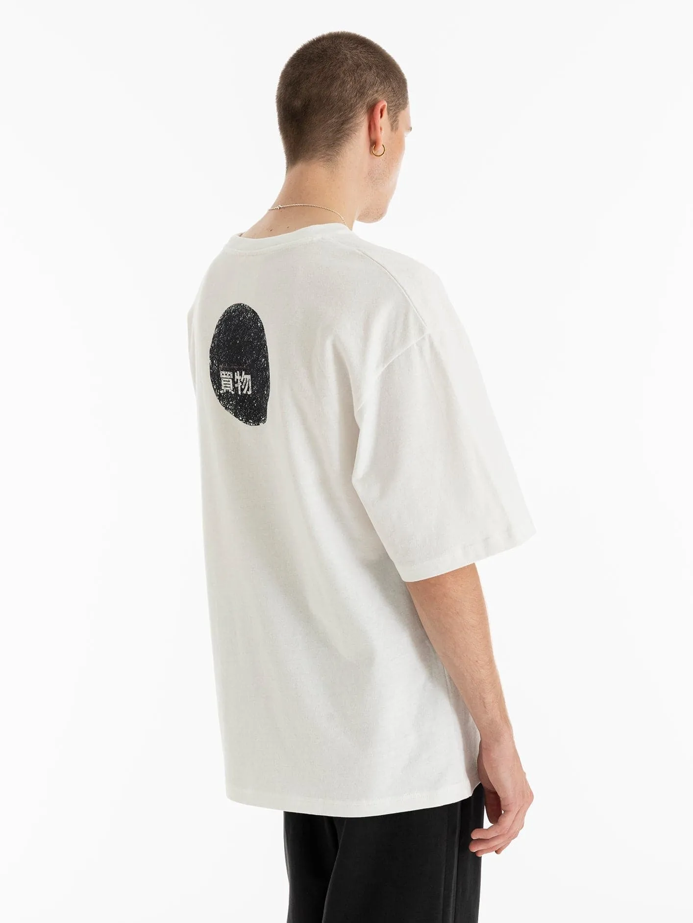 Gojo Sırt Baskılı Oversize T-Shirt - Kırık Beyaz