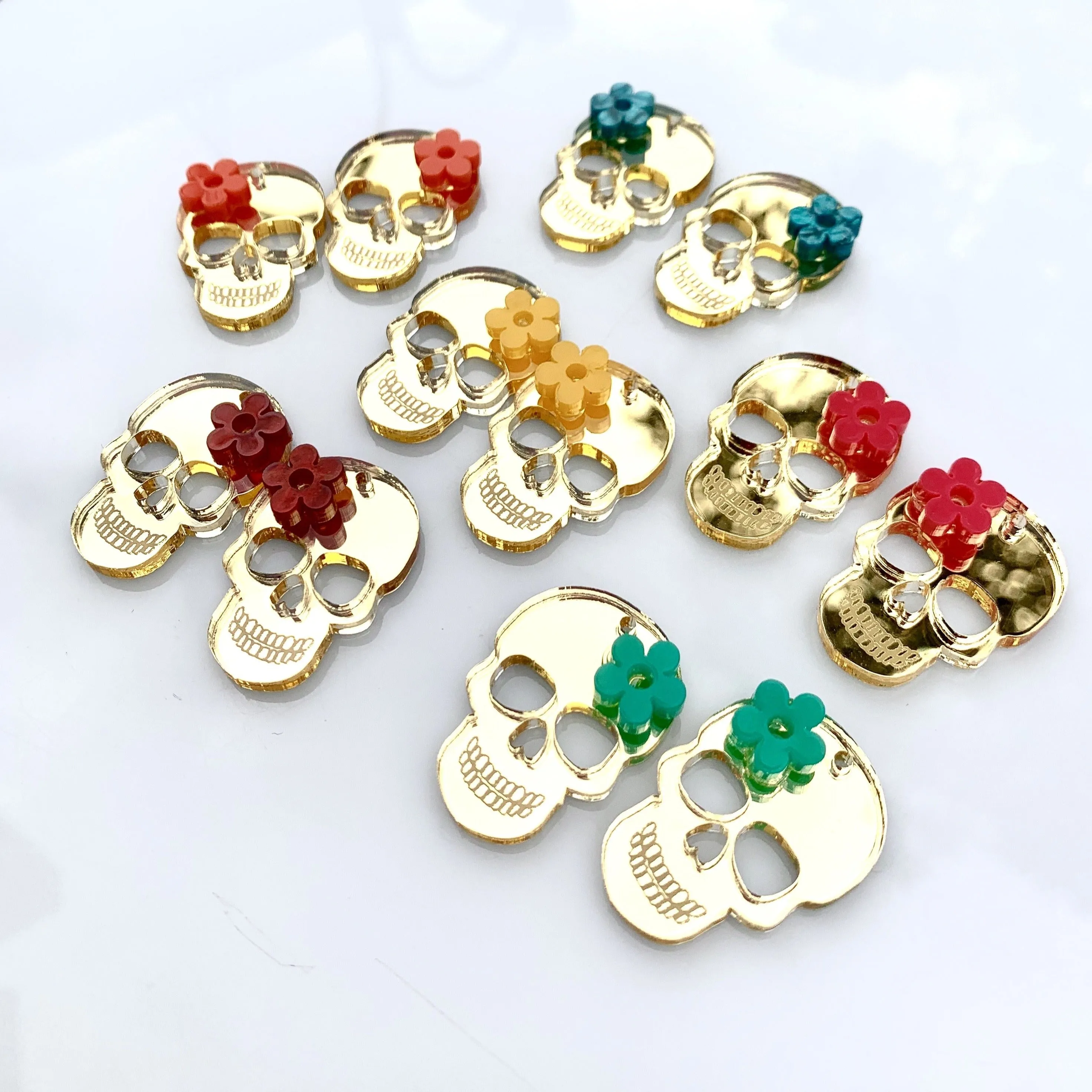 Gold Mexican Skulls with a colorful flower/ Day of the dead / Sugar Skulls / 8 Pieces, 30mm