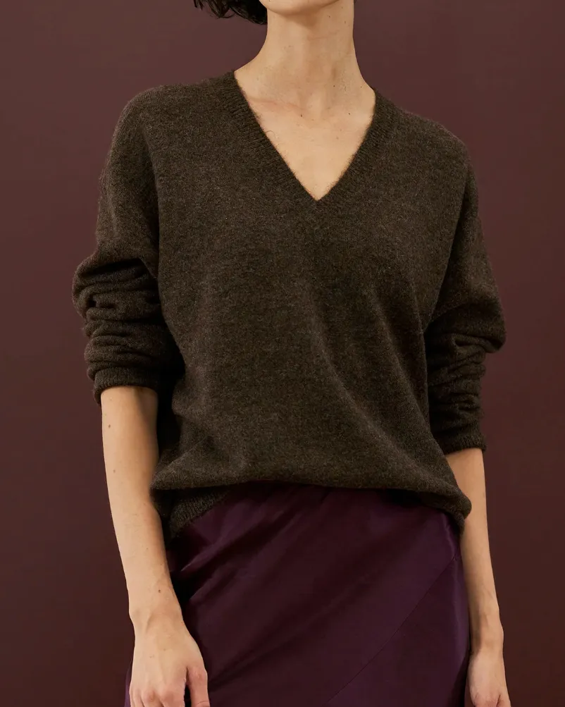 Hendrix V-Neck Sweater in Java | Michael Stars