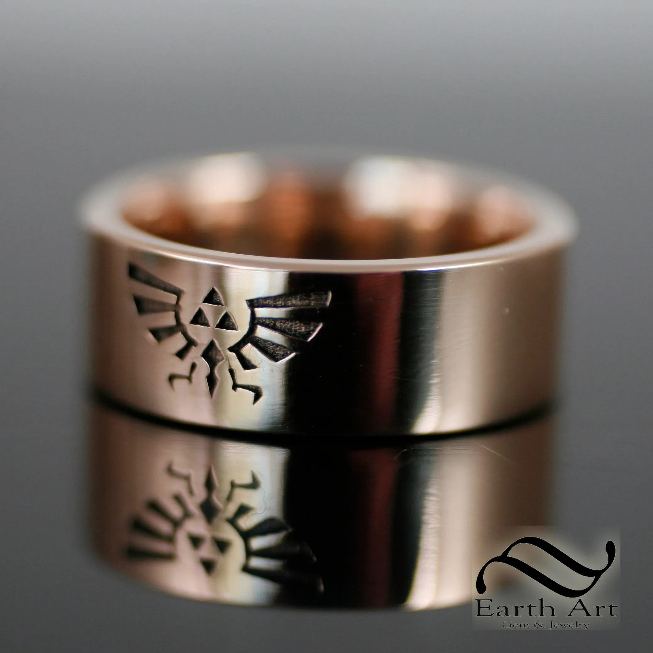 Hyrule Band - 8mm wide 14k Wedding Band