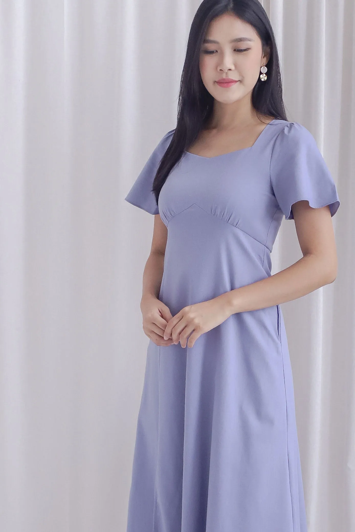 Lorelei Flutter Sleeve Slit Midi Dress In Periwinkle