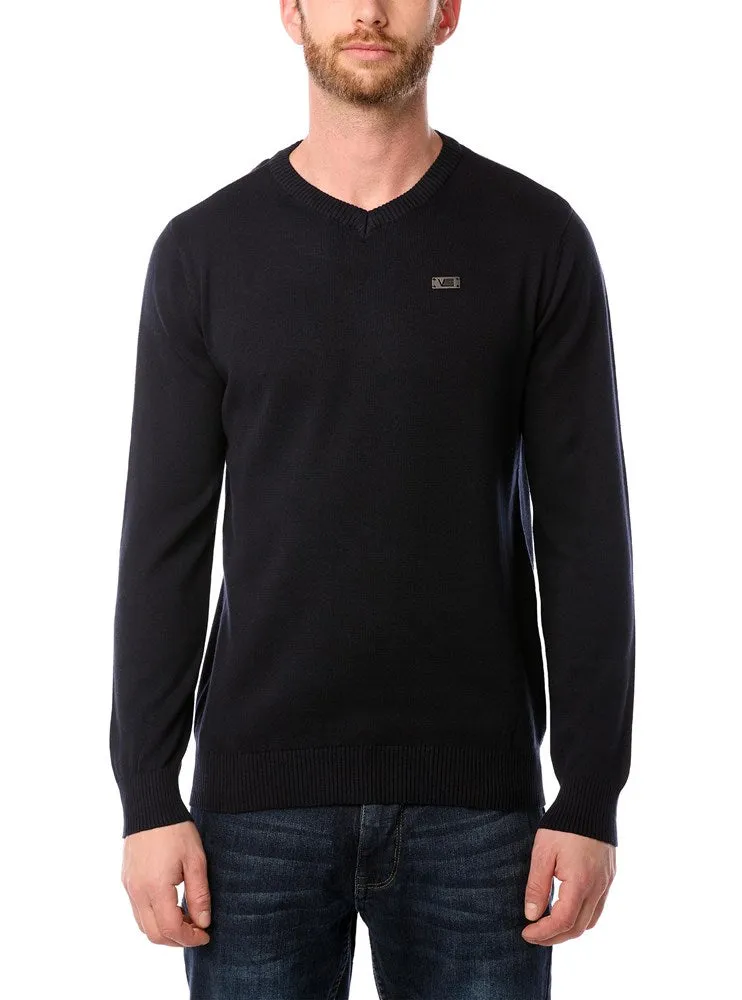 Men's basic v-neck sweater