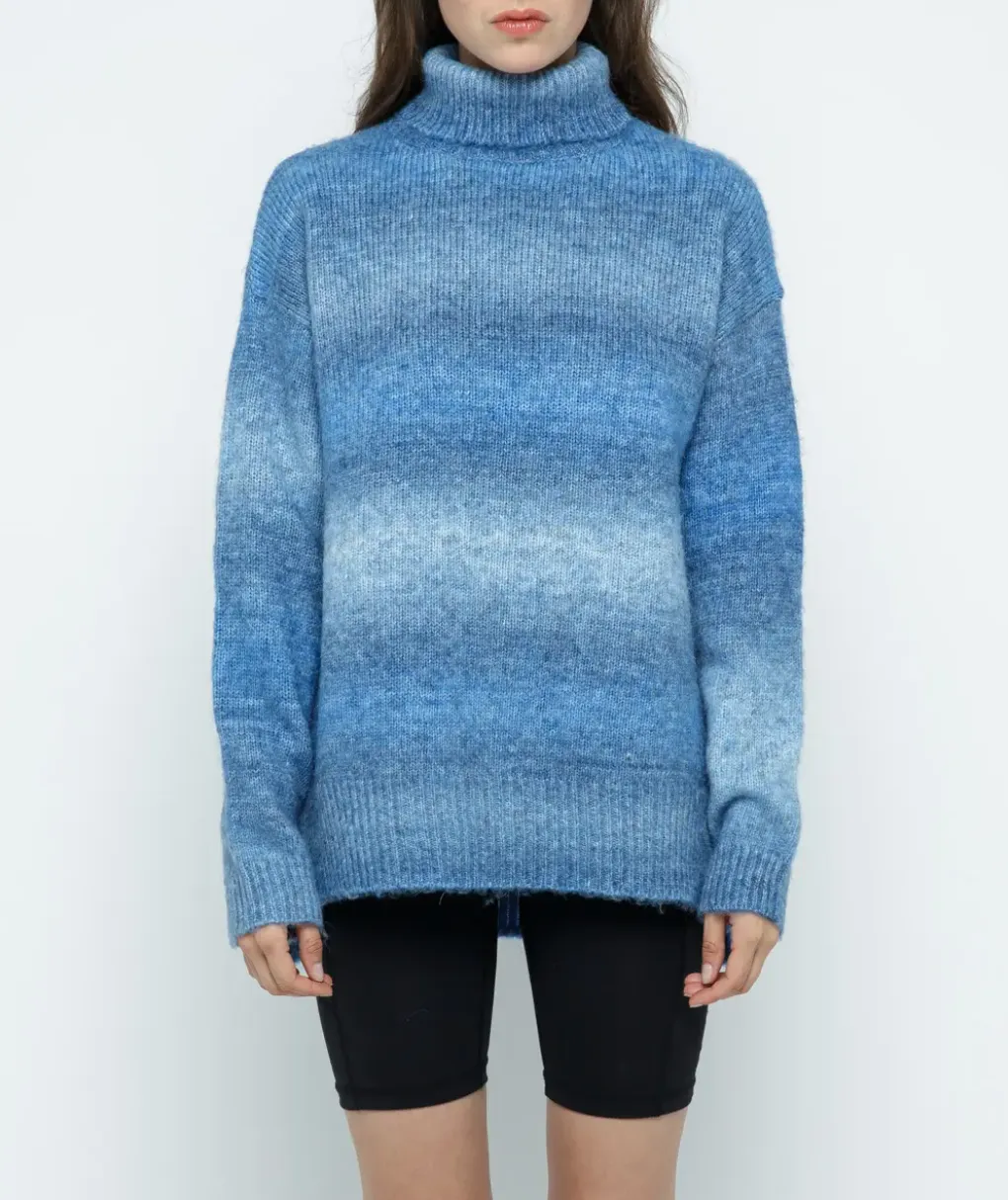 OMBRÉ TURTLENECK SWEATER