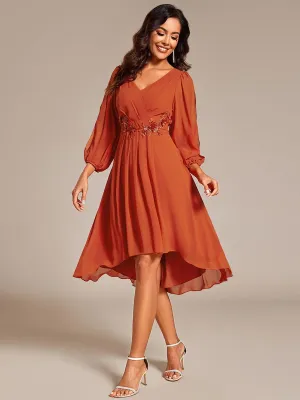 Robe d'invitée de mariage en mousseline de soie à manches longues et taille trapèze