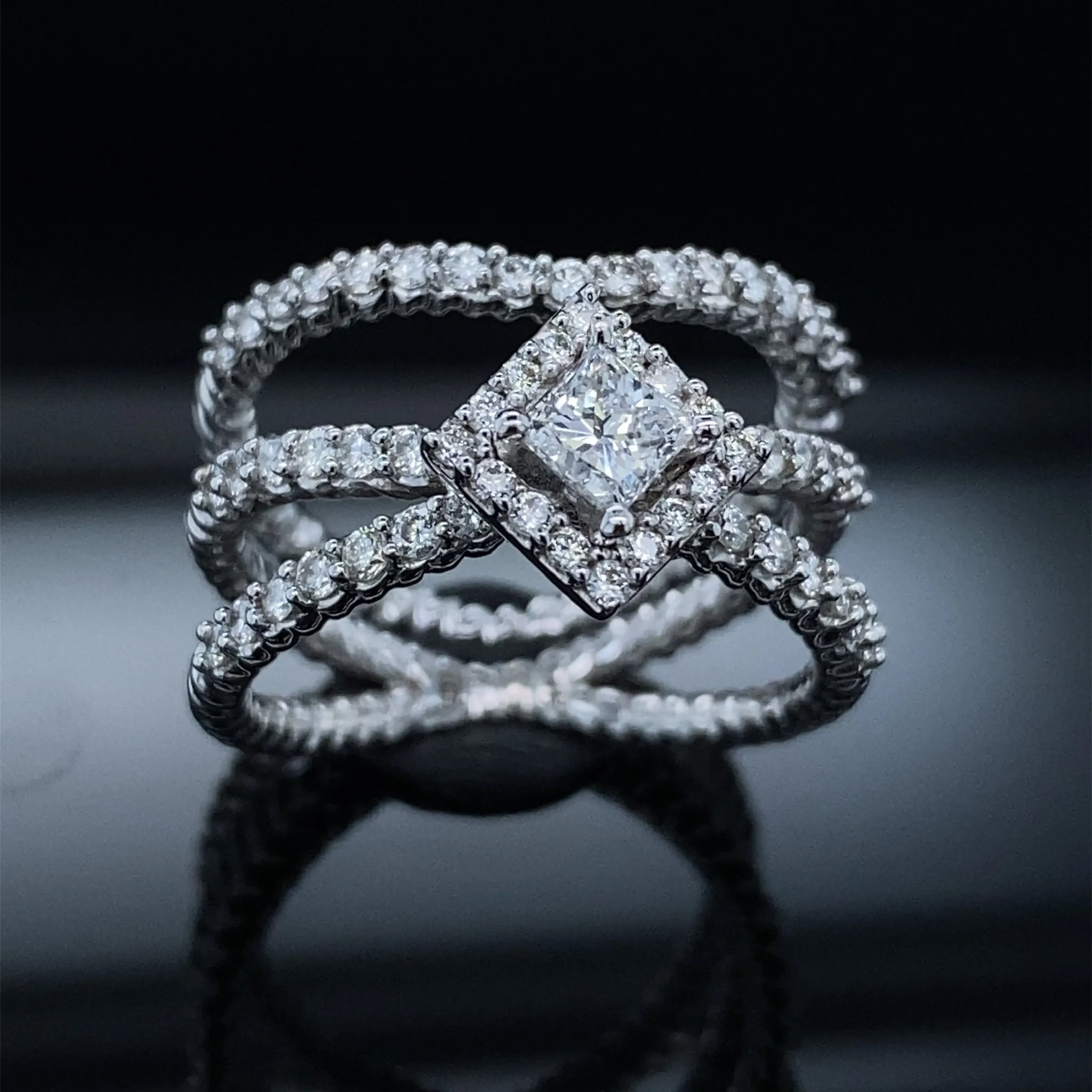 Rope V Halo Diamond Bridal Ring Set