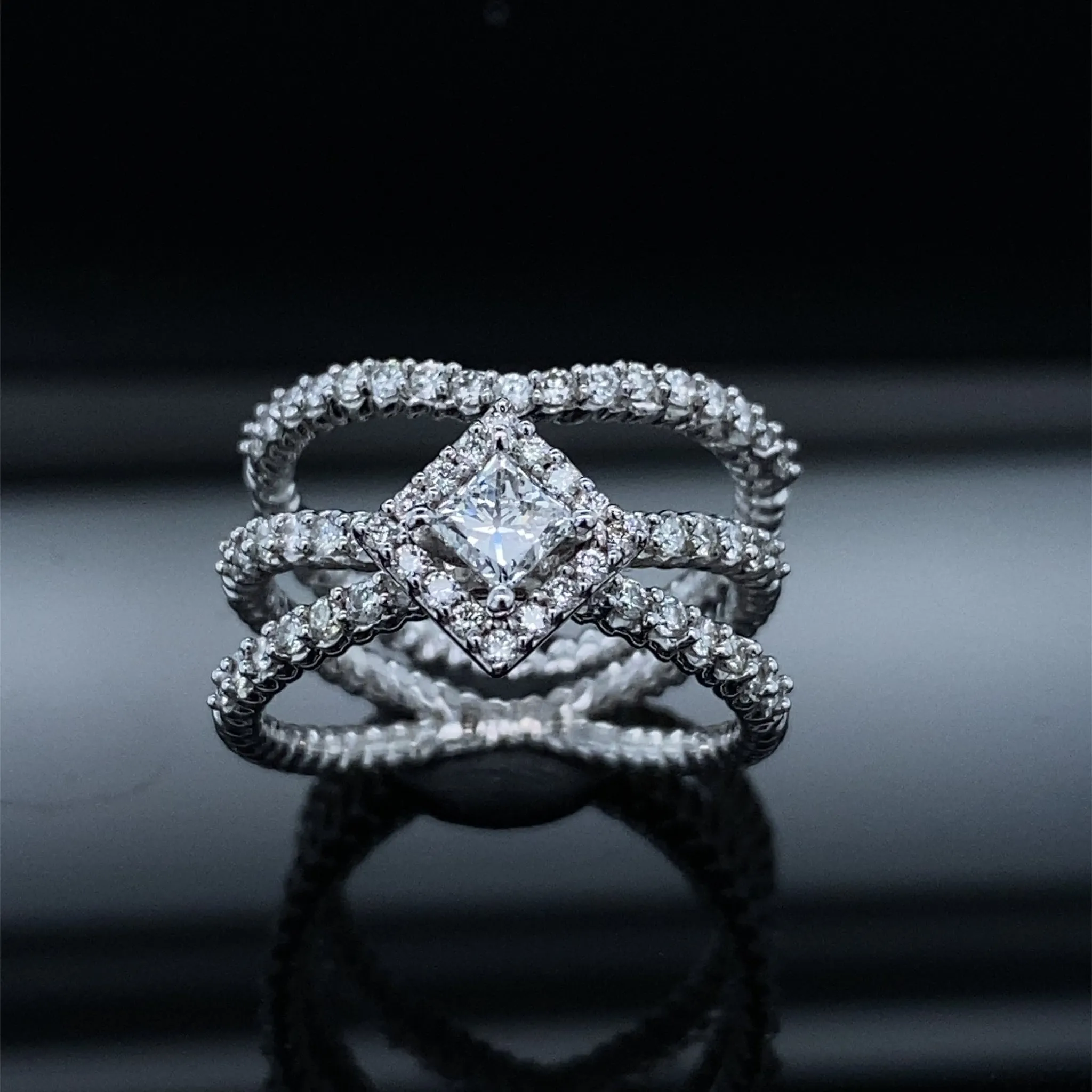 Rope V Halo Diamond Bridal Ring Set