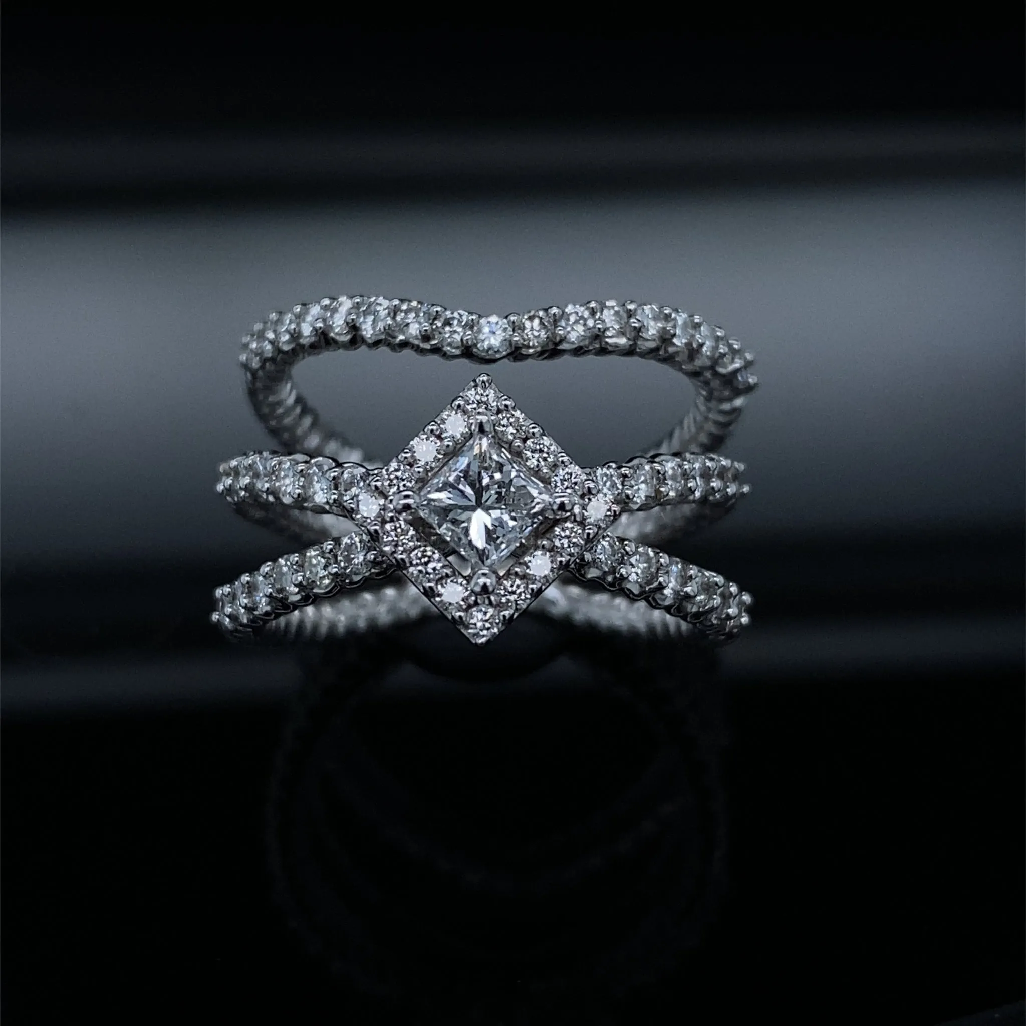 Rope V Halo Diamond Bridal Ring Set