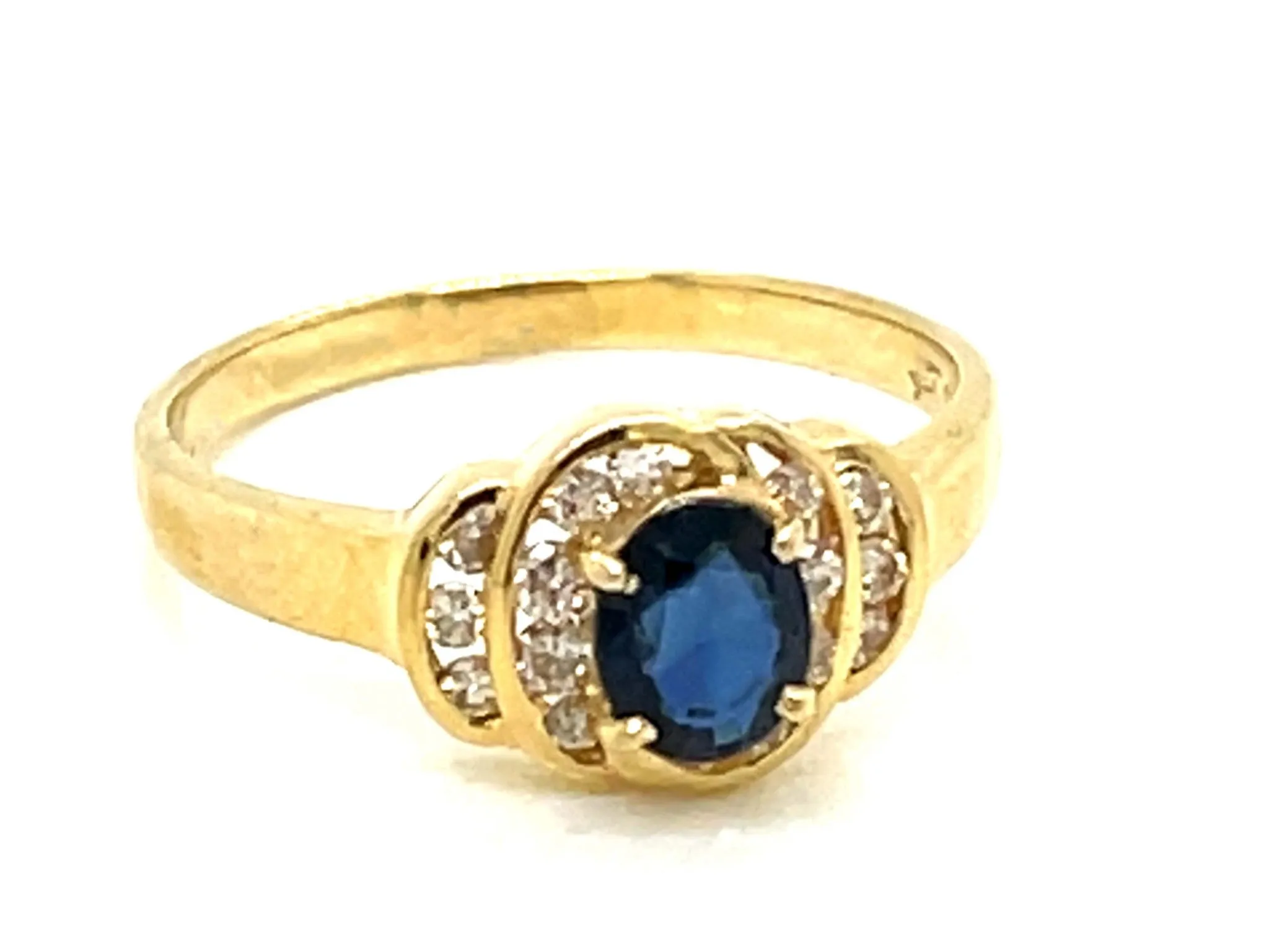 Sapphire and Diamond Ring in 14k Yellow Gold