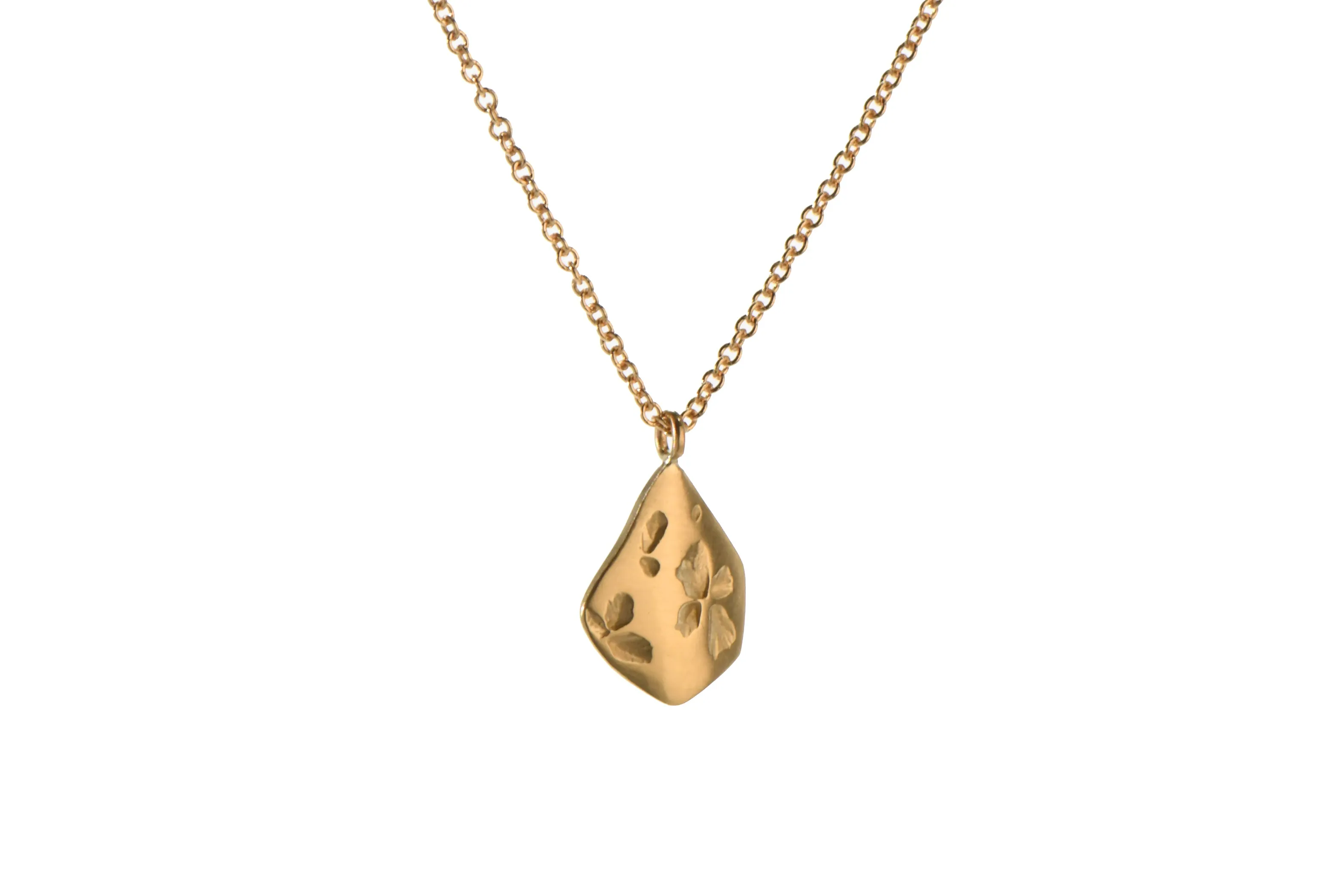 SMALL PETAL PENDANT