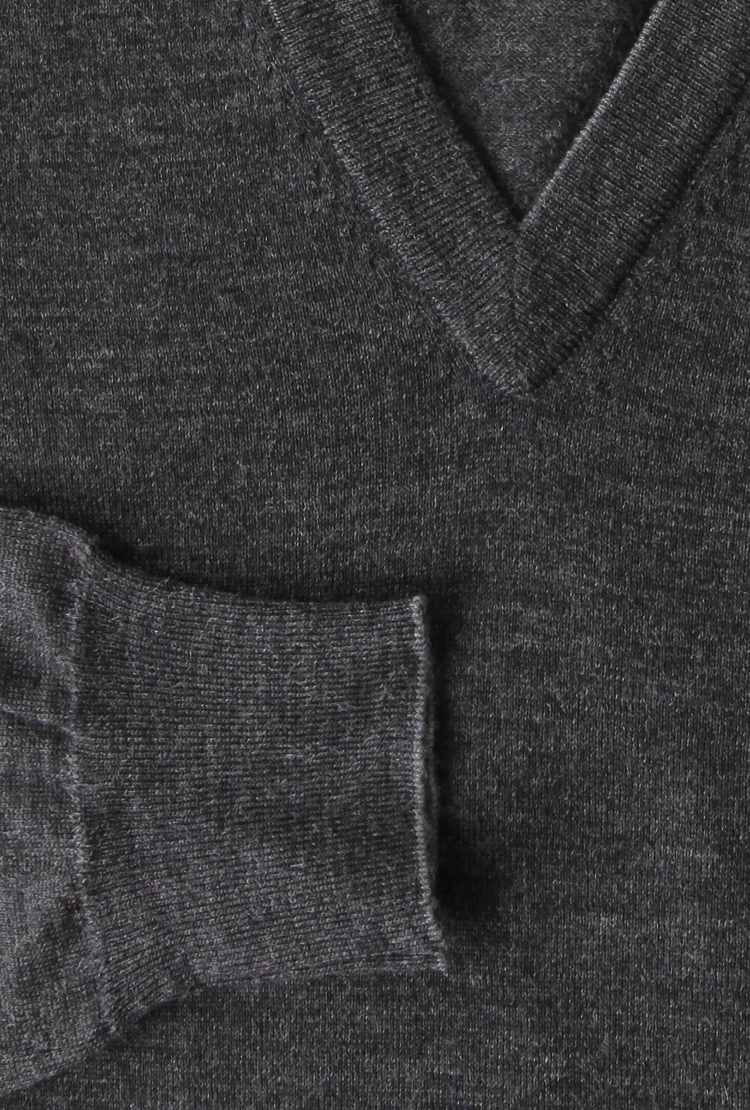 Svevo Parma Charcoal Gray V-Neck Sweater