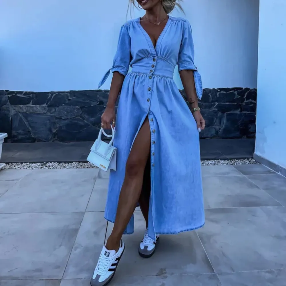 Trendy Maxi Dress with Elegant Details