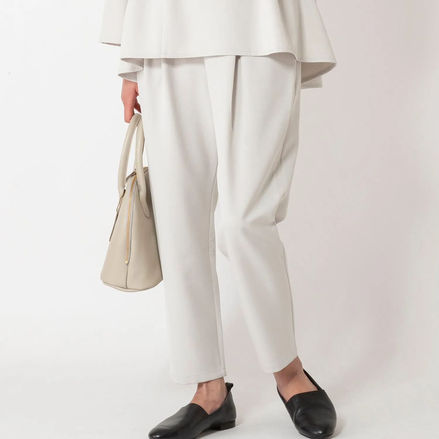 uncinq | アンサンク　Strech Double Cloth Tapered Pants