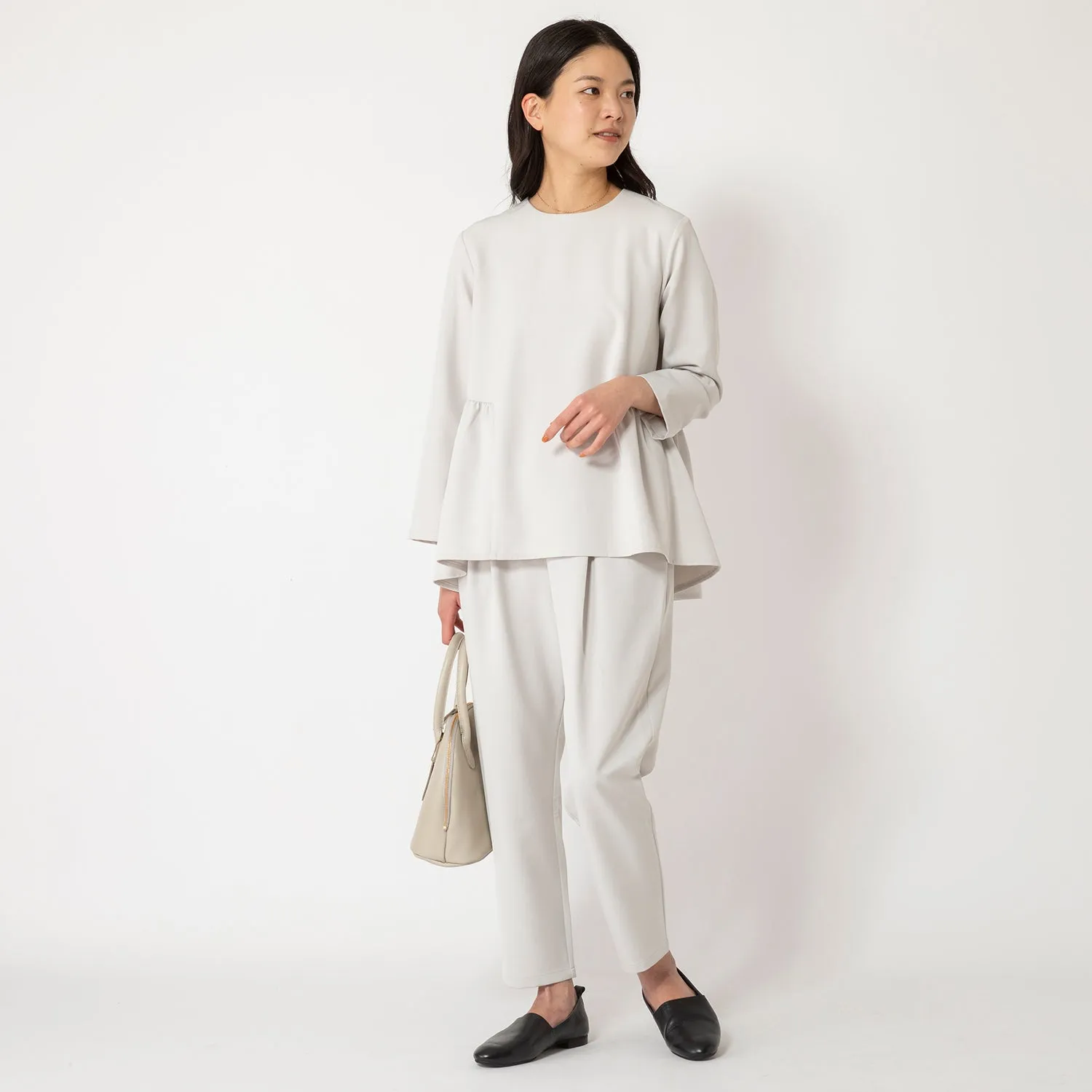 uncinq | アンサンク　Strech Double Cloth Tapered Pants