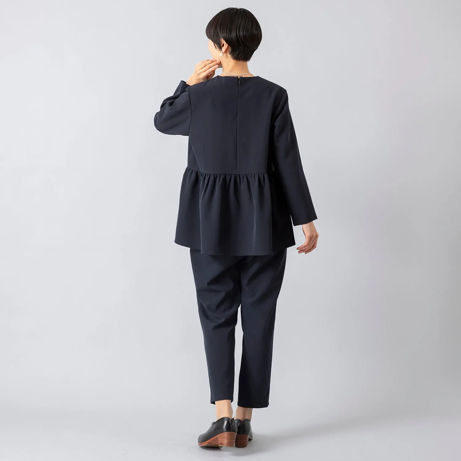 uncinq | アンサンク　Strech Double Cloth Tapered Pants