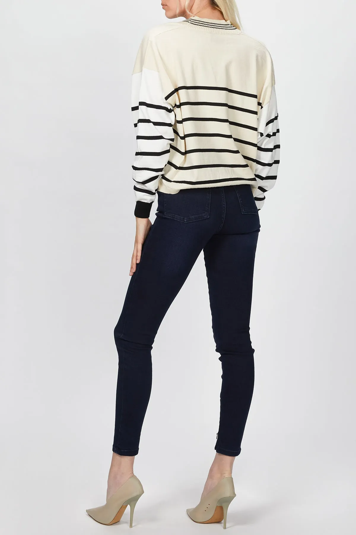 V-NECK SWEATER