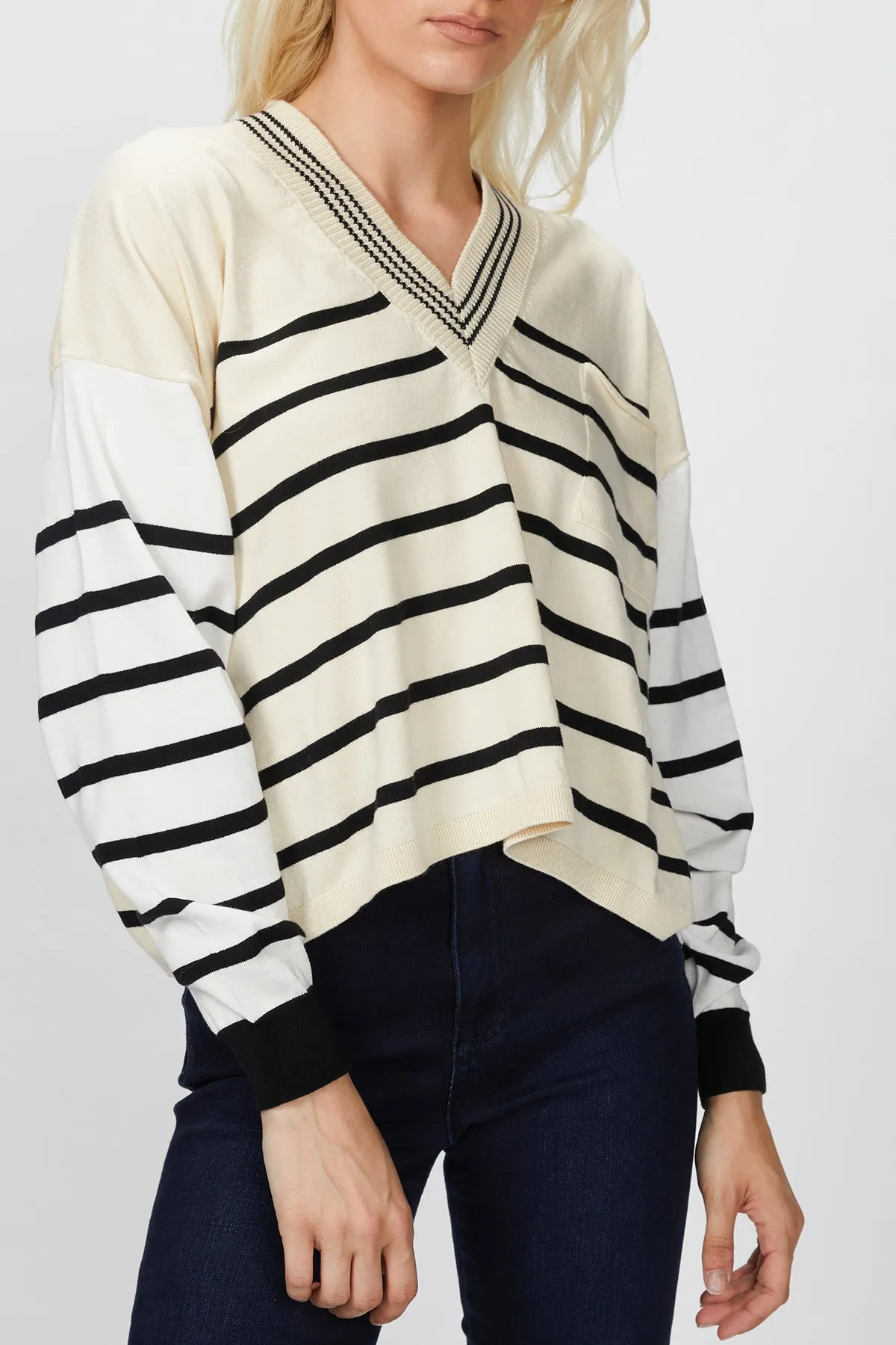 V-NECK SWEATER