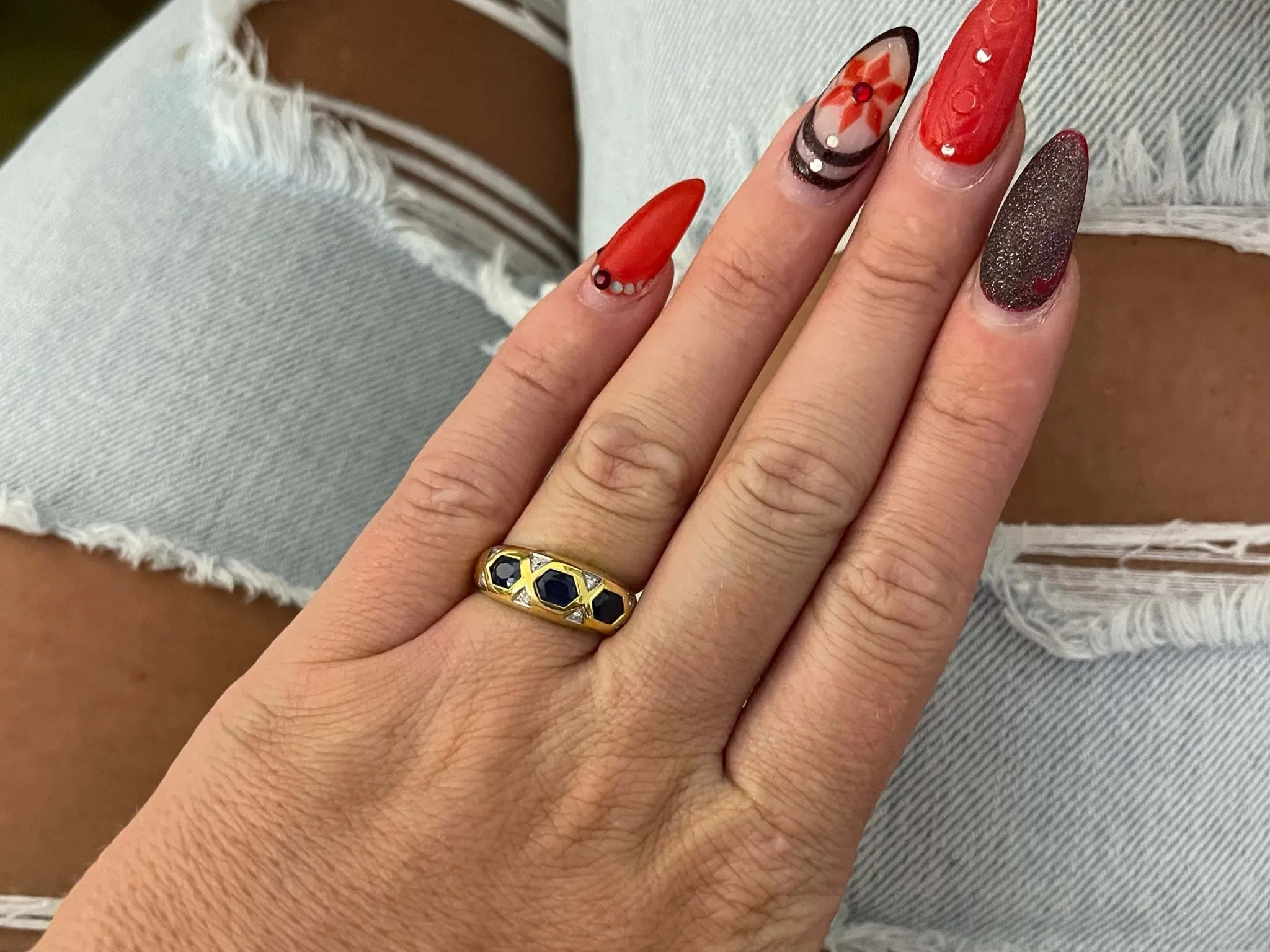 Vintage Blue Sapphire and Diamond Band Ring in 18k Yellow Gold