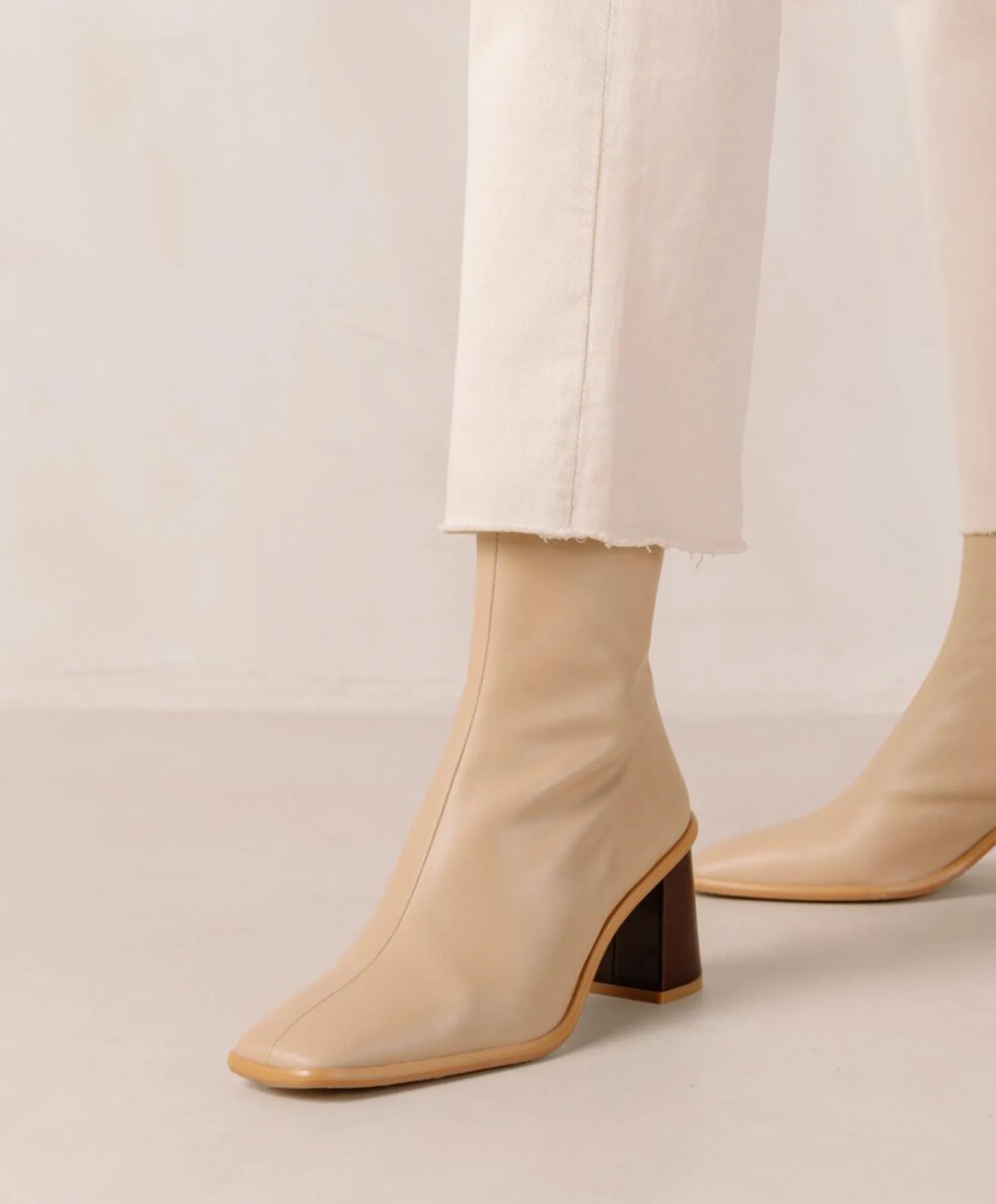 West Vintage Beige/Cream