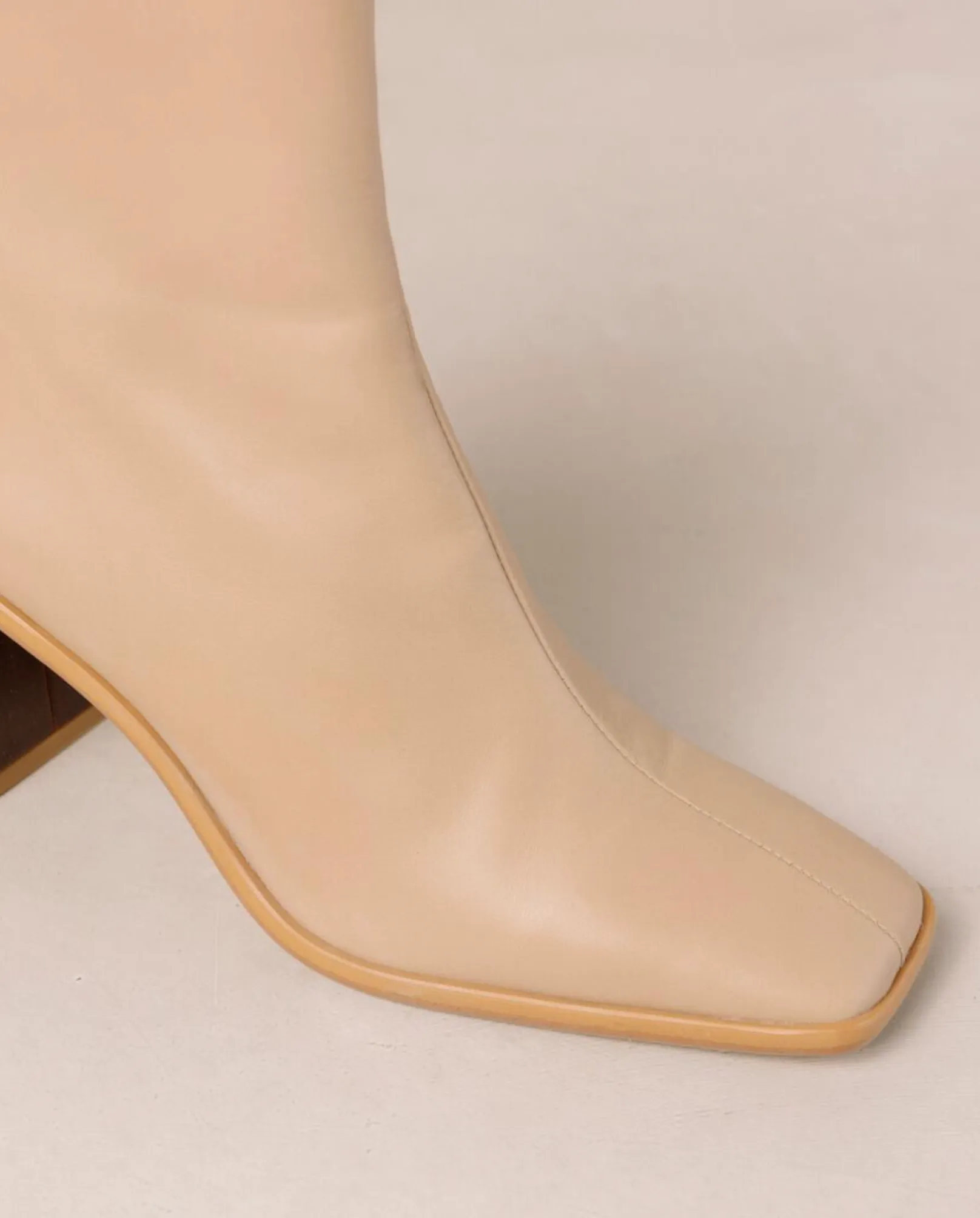 West Vintage Beige/Cream