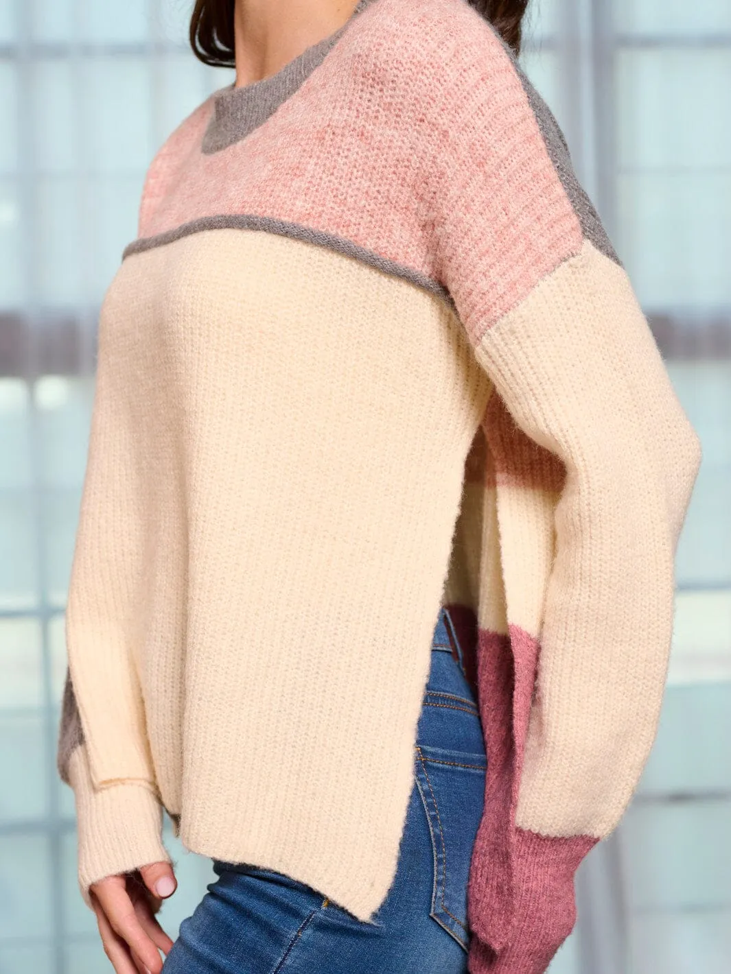 WOMEN'S LONG SLEEVE COLORBLOCK SIDE SLIT PULLOVER SWEATER