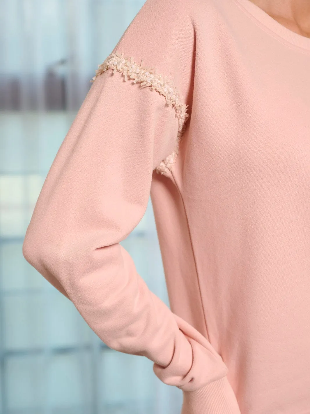 WOMEN'S LONG SLEEVE PULLOVER SWEATER