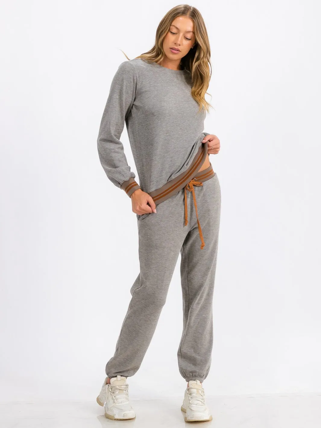WOMEN'S LONG SLEEVE TRIM DETAILED PULLOVER SWEATER