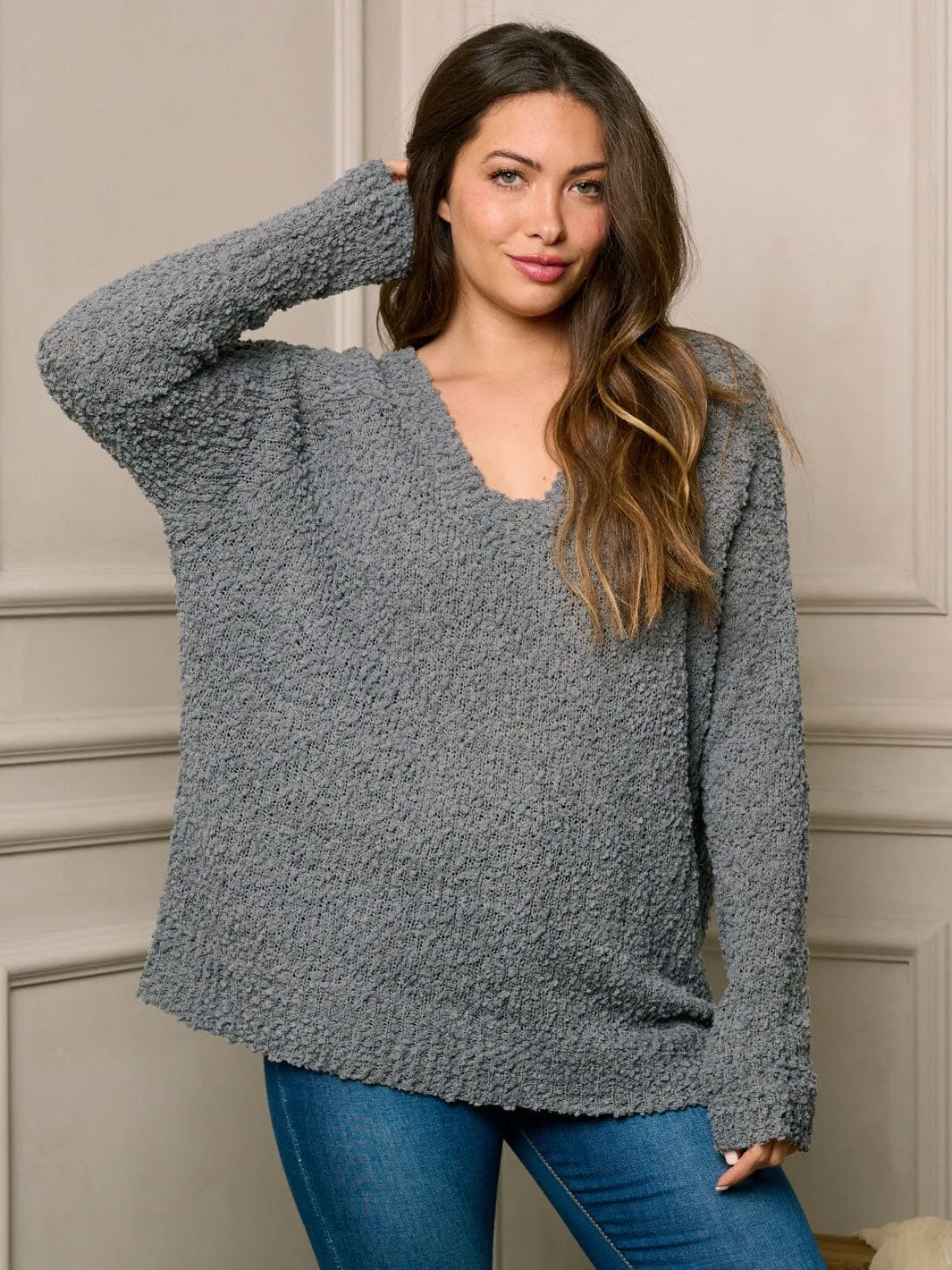 WOMEN'S LONG SLEEVE V-NECK PULLOVER SWEATER