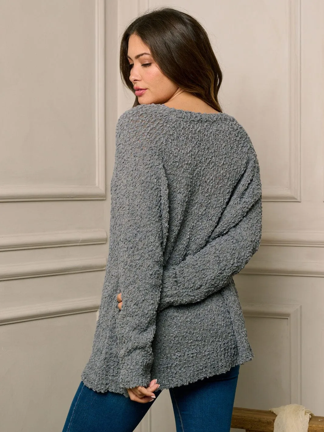 WOMEN'S LONG SLEEVE V-NECK PULLOVER SWEATER