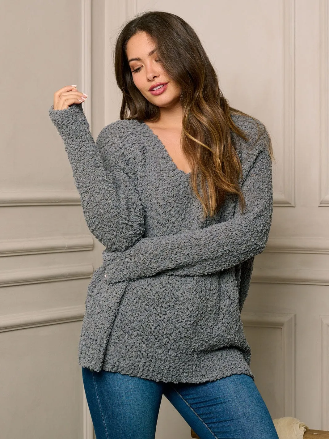 WOMEN'S LONG SLEEVE V-NECK PULLOVER SWEATER